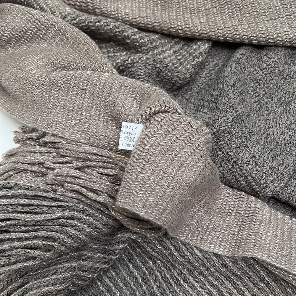 Crosstree Lane one size poncho sweater - Picture 7 of 7